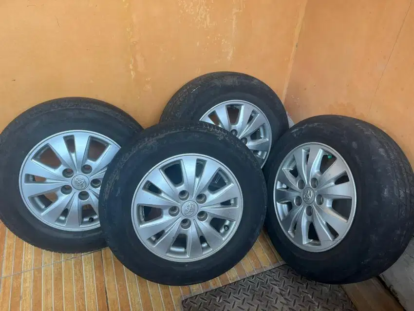 Velg dan Ban Innova Ring 15