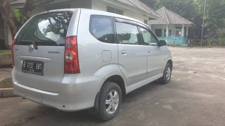 Daihatsu Xenia 2011