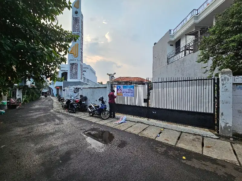 Sewa tanah dan Gudang Radio dalam gandaria blok M Jaksel