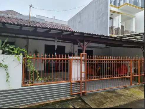 Rumah Komplek T E R M U R A H di Tebet Barat, Jakarta Selatan