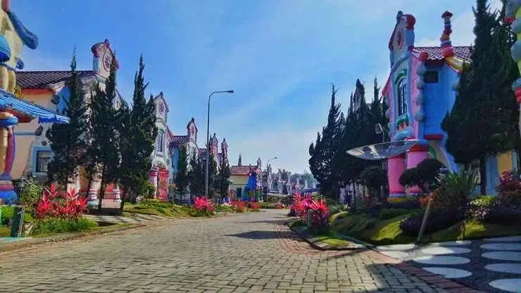 VILLA PUNCAK DI KOTA BUNGA LITTLE VENICE