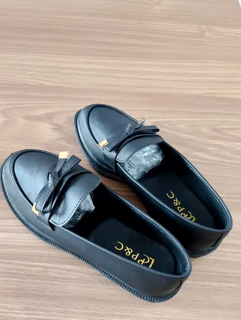 Sepatu Docmart Wanita  Flatshoes Hitam