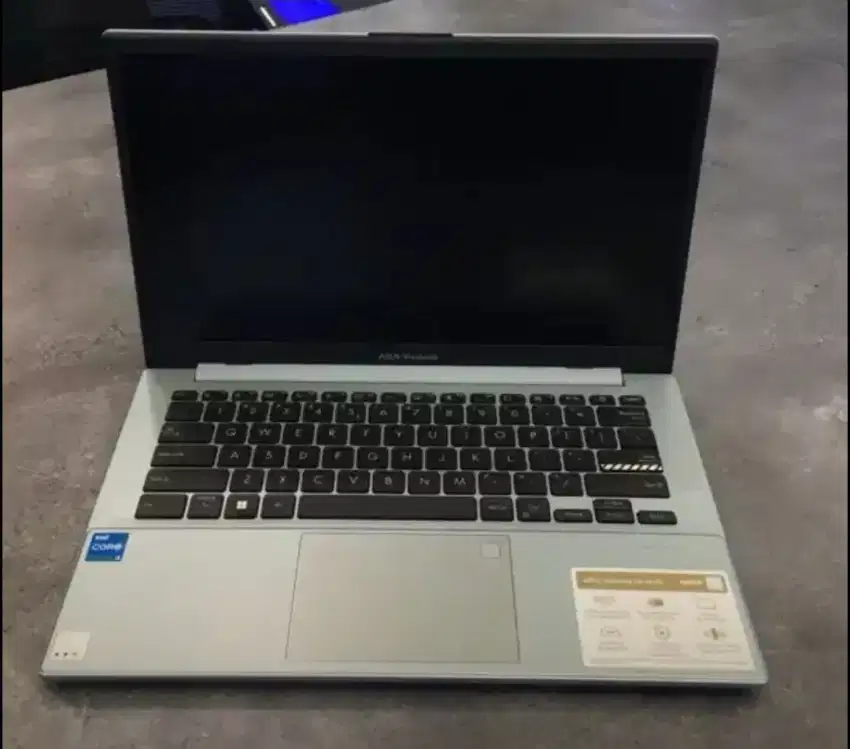 Asus Vivobook Go 14 E1404GA Core i3 N305 Ram 8GB ssd 512GB pkaian 1bln