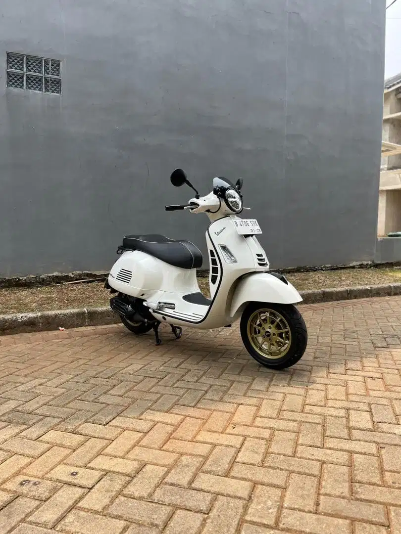 FOR SALE VESPA GTS 150 4V IGET ABS FACELIFT 2022