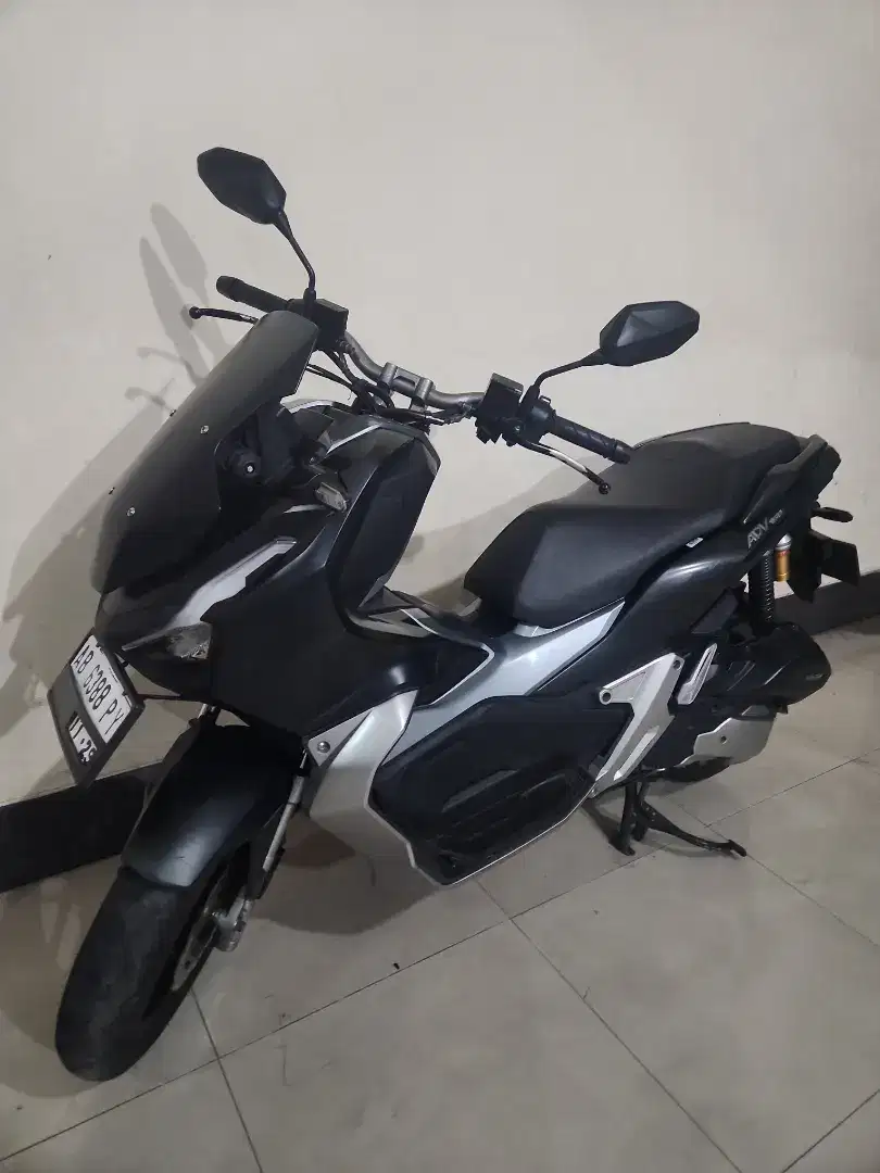 Adv 150 hitam 2019  Gbm