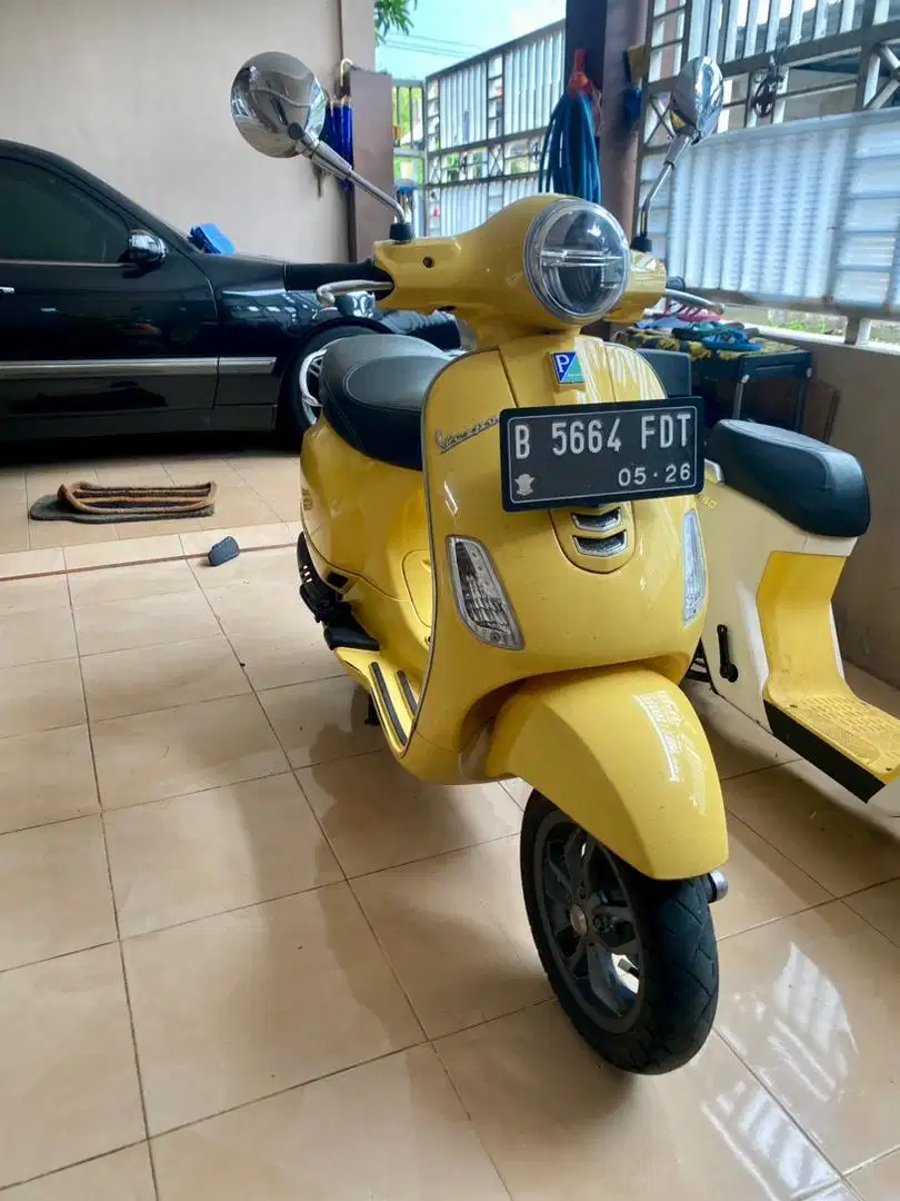 Vespa lx125 th 2021 kuning