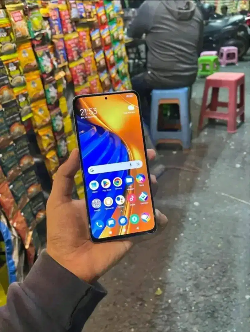 Poco F4 5G Layar Suoer Amoled