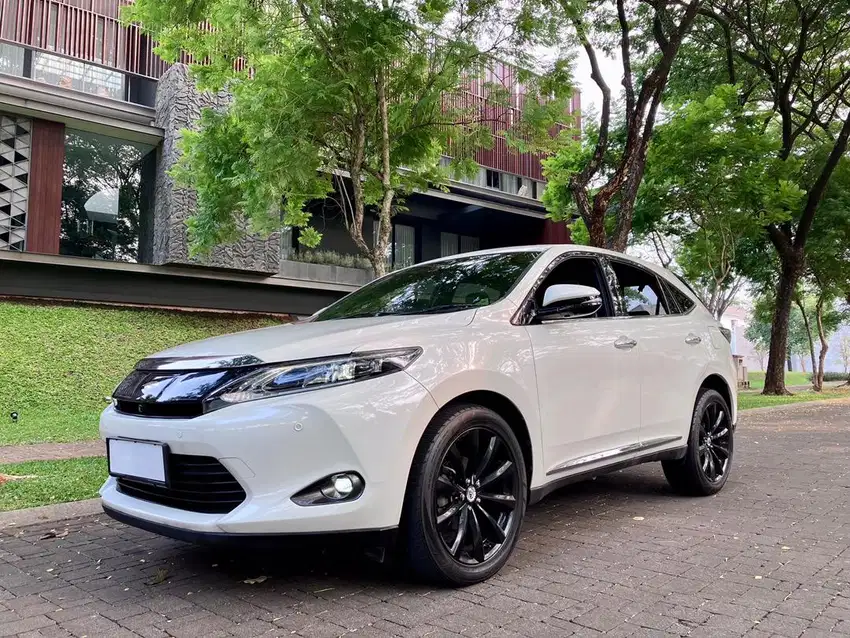 Toyota Harrier 2.0L Premium Sound  Facelift CBU 2014