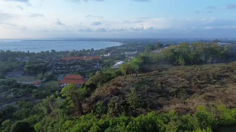 Murah, Tanah full view laut di jalan raya utama Uluwatu