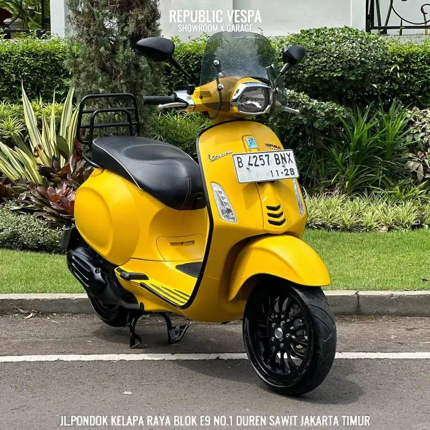 Piaggio Vespa SPRINT SPORT 150 IGET Tahun 2017 WARNA YELLOW VERY GOOD