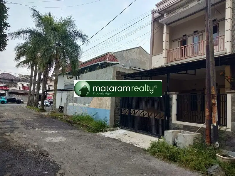 Rumah 2 Lantai Sangat Bagus Siap Huni di Buah Batu, Unfurnished