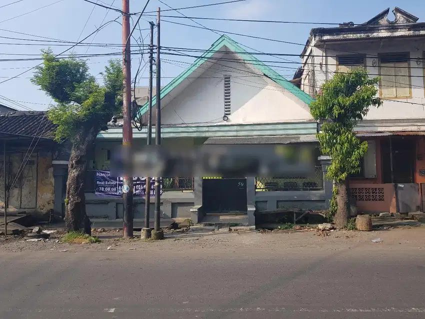 Rumah strategis untuk usaha depan beteng trade center solo