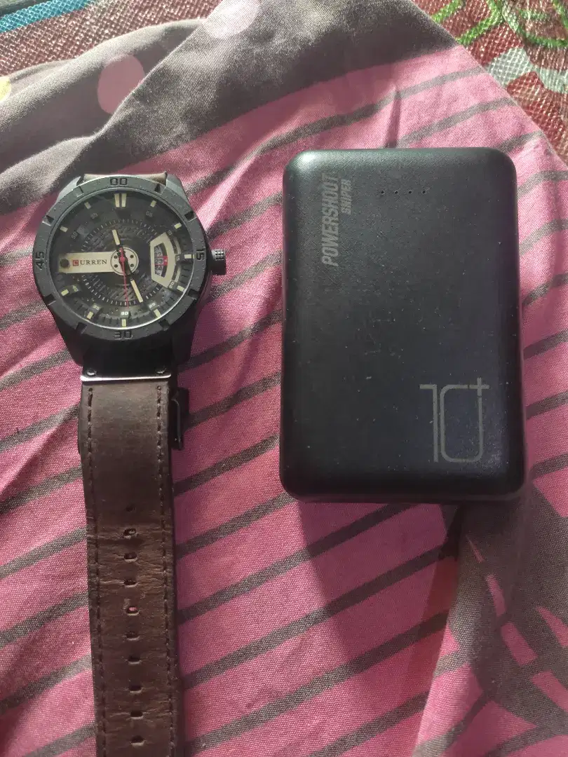 Jam dan Powerbank