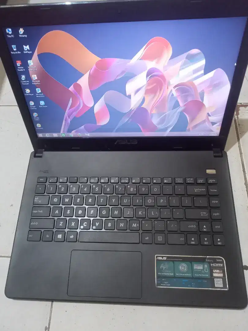 Di jual laptop asus