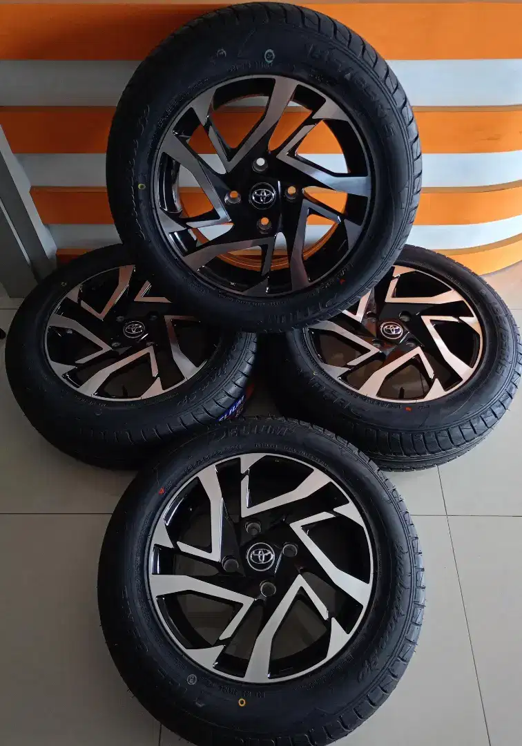 Dijual Rep Velg OEM Veloz Ring15 Pcd4x114 & Ban Delium 185/65/15