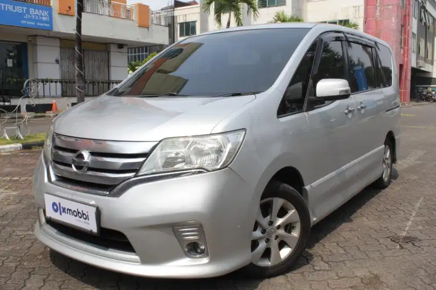 DP Rendah - Nissan Serena 2.0 Highway Star Bensin-AT 2013 (BRG)