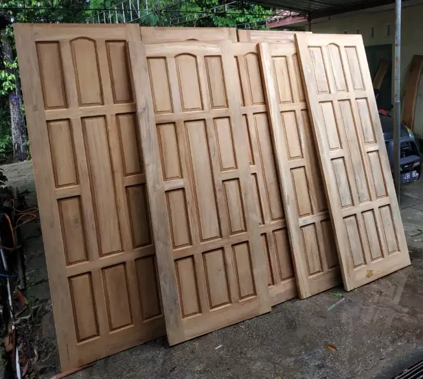 Daun pintu kamar bahan kayu jati