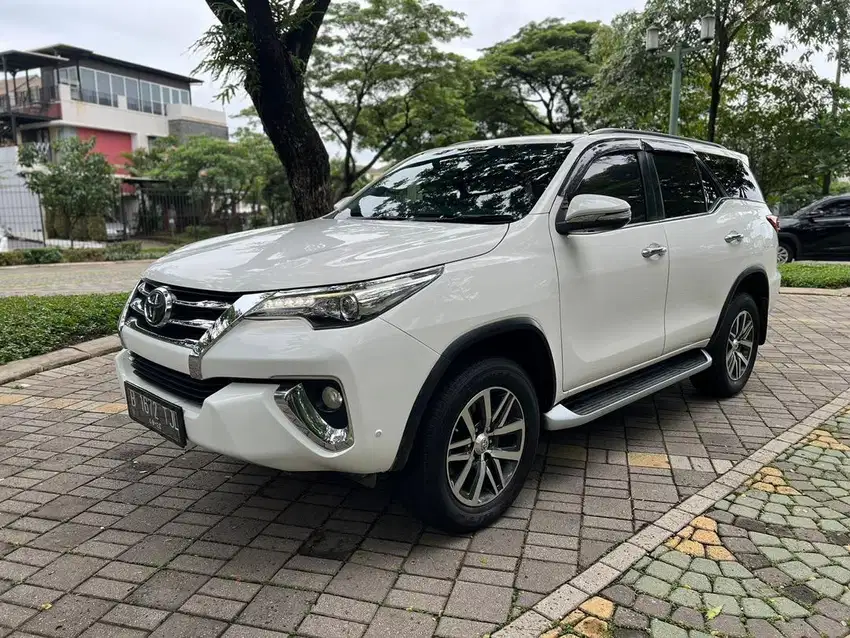 LOW KM MULUS TERAWAT LIKE NEW ! Toyota Fortuner 2.4 VRZ 4X2 AT 2016