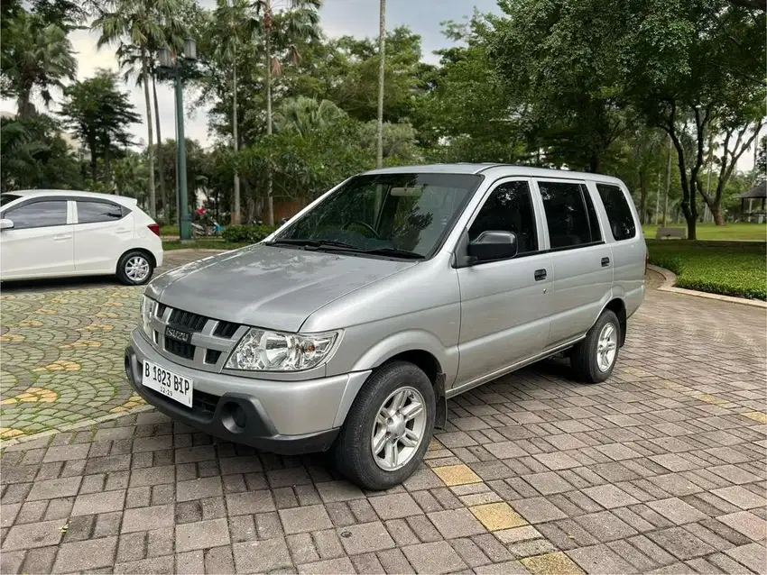 SUPER LOW KM MULUS TERAWAT LIKE NEW ! Isuzu Panther 2.5 LM MT 2014