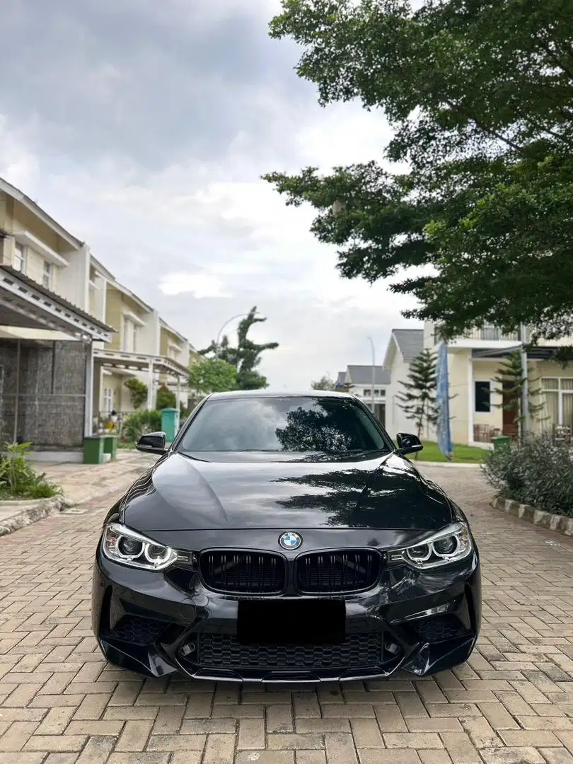 BMW 320i SPORT 2015 BERKUALITASS