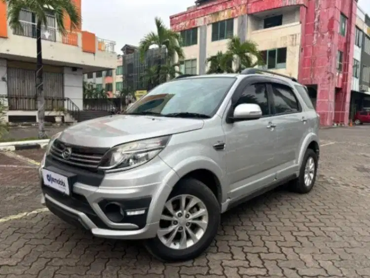 Daihatsu Terios 1.5 ADVENTURE R Bensin-MT 2017 Silver SZA