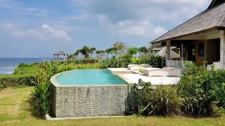 Absolute Beachfront Villas Retreat in Tabanan BSVL013