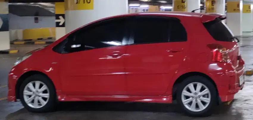 Toyota Yaris S Limited A/T 2012