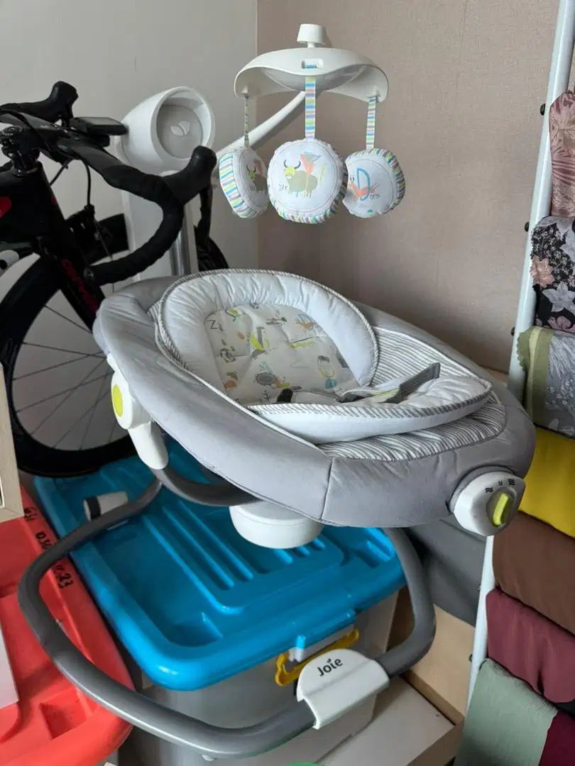 Bouncer Joie Serina Swivel Baby Swing