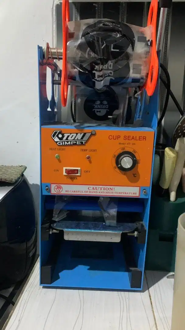 Press cup seller