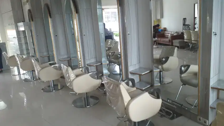 Perlengkapan EX Salon Mewah