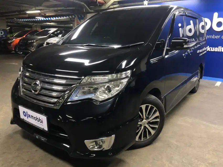 Nissan Serena 2.0 Highway Star Bensin-AT 2015 Hitam /