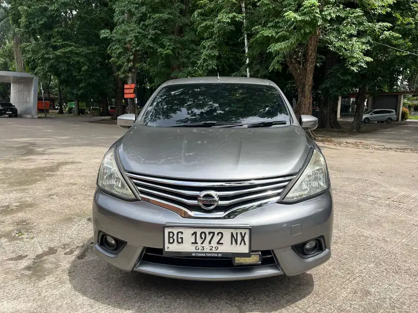 Nissan Grand Livina 1.5 XV Bensin-MT 2013