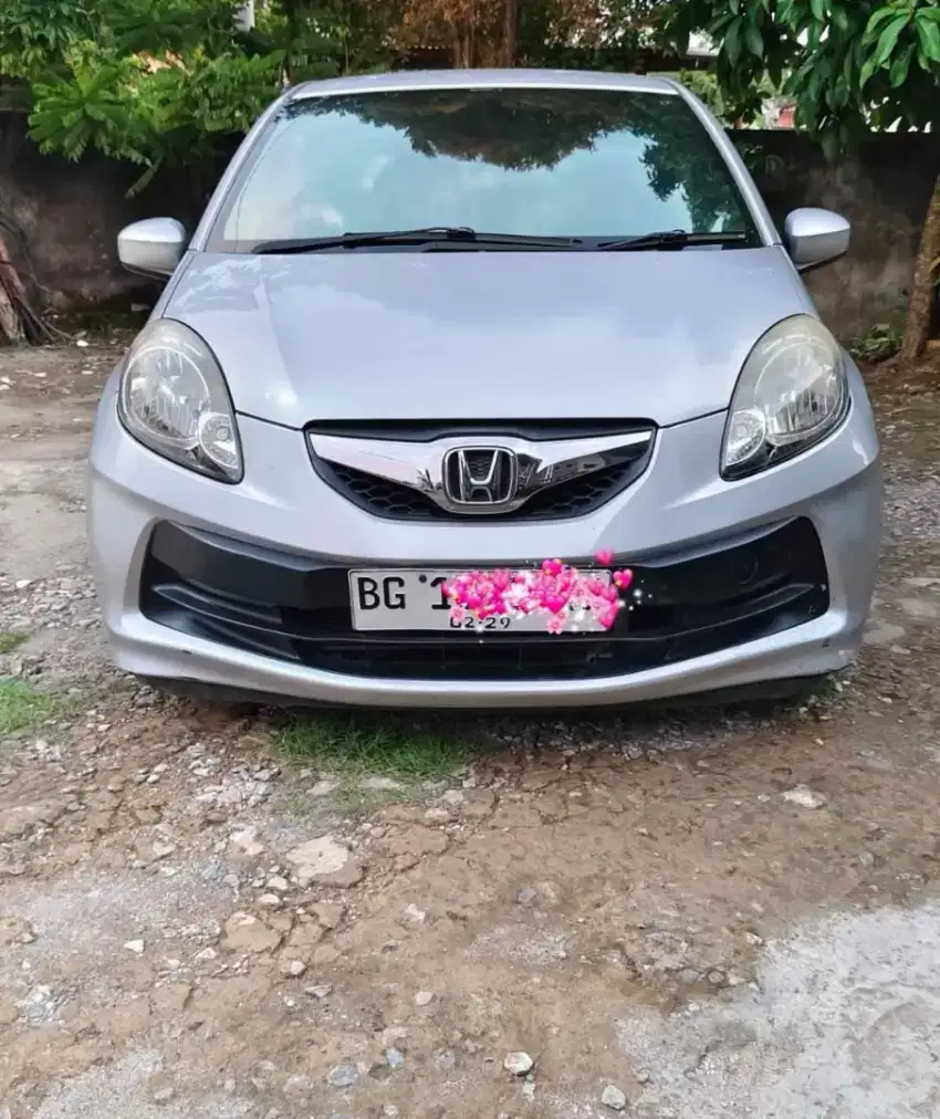 Dijual mobil Honda Brio CBU AT 2012