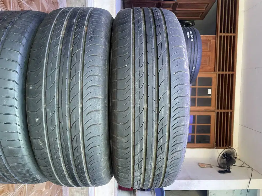 Ban Dunlop Sp Sport Maxx 050 235 60 r18  2pcs