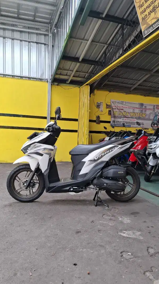 All new vario 125 iss 2024 free helm