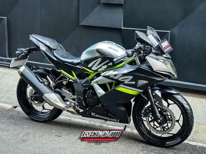 KAWASAKI NINJA 250 MONO MULUS