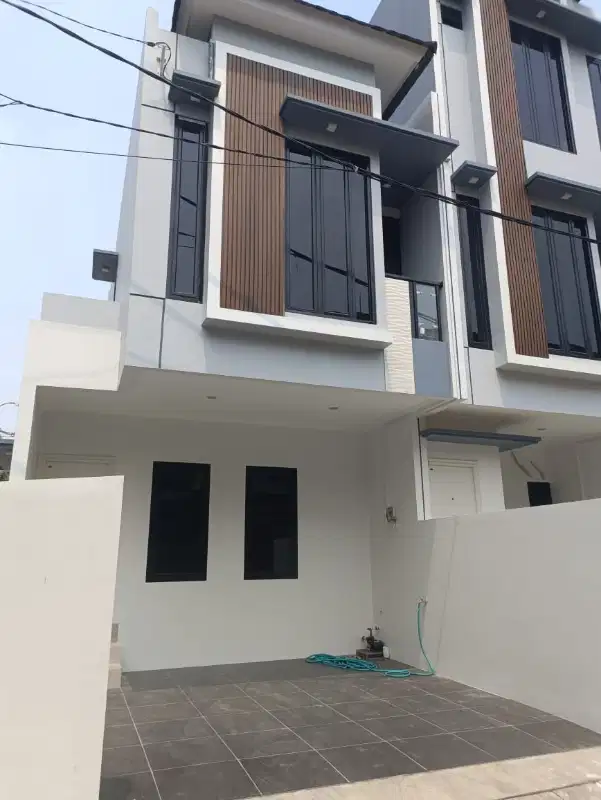 Djjual rumah Baru 3 lantai di Jalan Kepu Kemayoran Jakarta Pusat