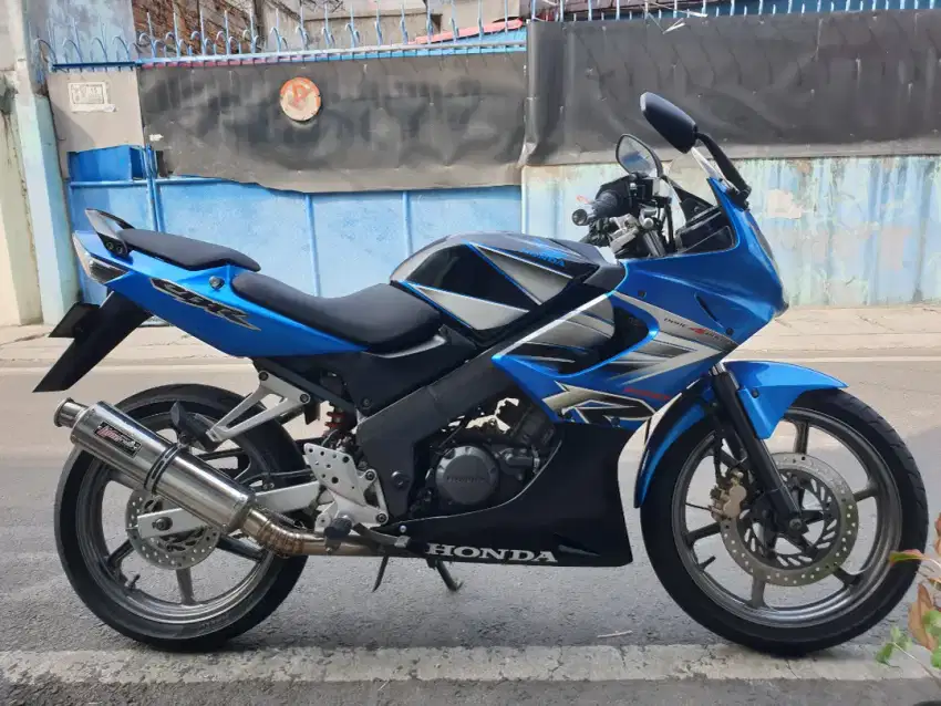 honda cbr old 150 biru mulus simpanan