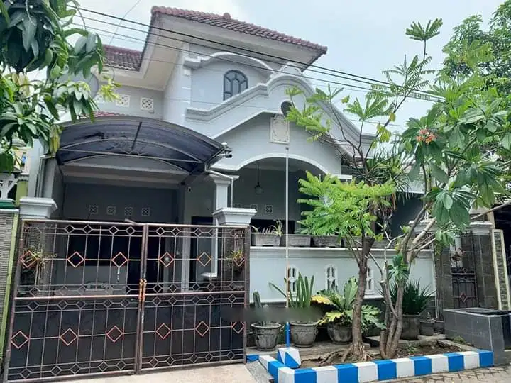 MURAH Rumah 1,5 Lantai Siap Huni diPerum Wisma Tropodo SDA.