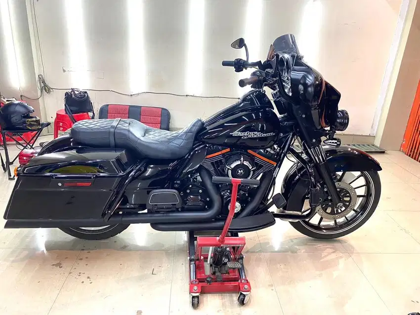 Harley davidson street / electra glide full acc