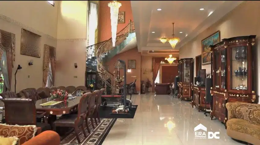 Rumah Mewah Lantai Granit Ada Studio Band Graha Taman Bunga BSB