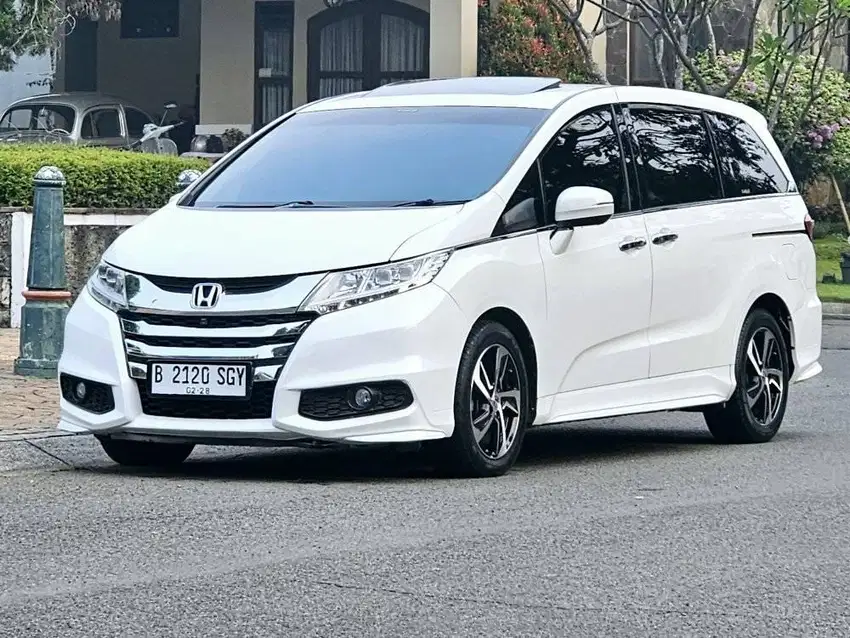 (Harga cash/kredit sama)
Honda Odyssey Prestige Sunroof 2014