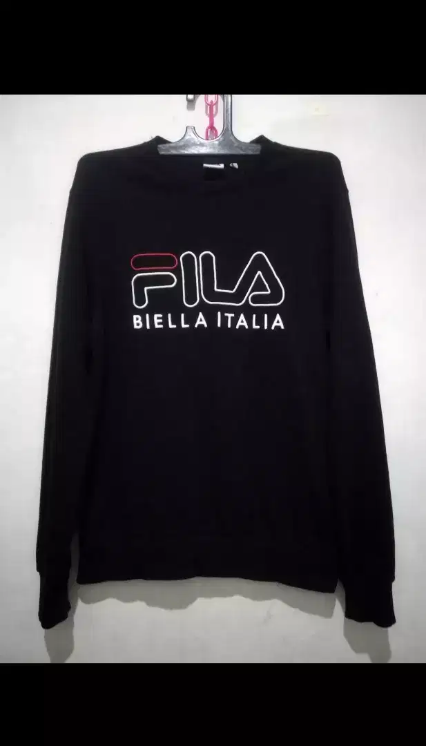 Crewneck FILA Size M-L ( LIKE NEW )