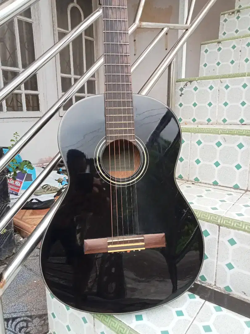 Jual gitar akustik YAMAHA C40 original warna hitam