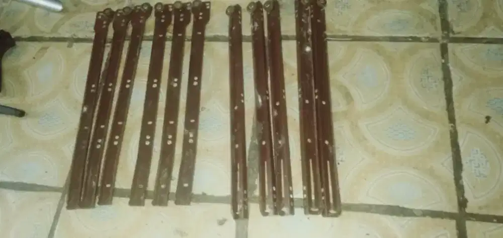 Se paket rel laci lemari dll kond spt baru mgkn ada yg perlu murah sj