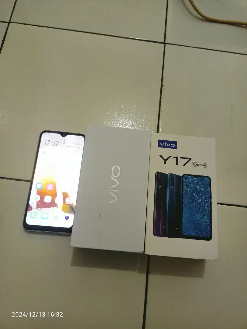 Dijual Vivo y17 ram 8/256 warna merah