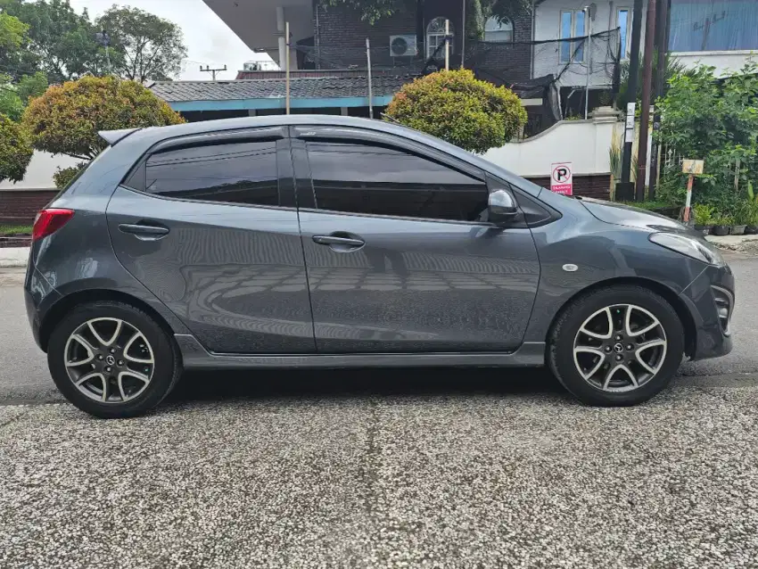 Mazda2 2011 R matic