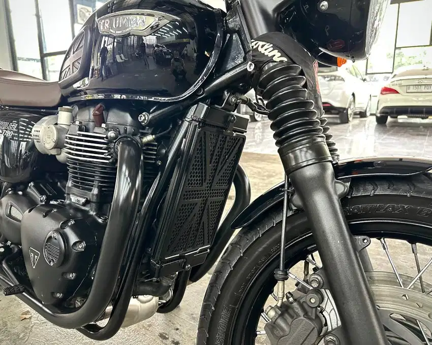 Triumph Bonneville T120 BLACK EDITION