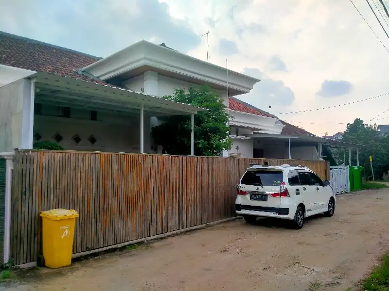 Dijual Rumah dekat RS Urip Sumoharjo