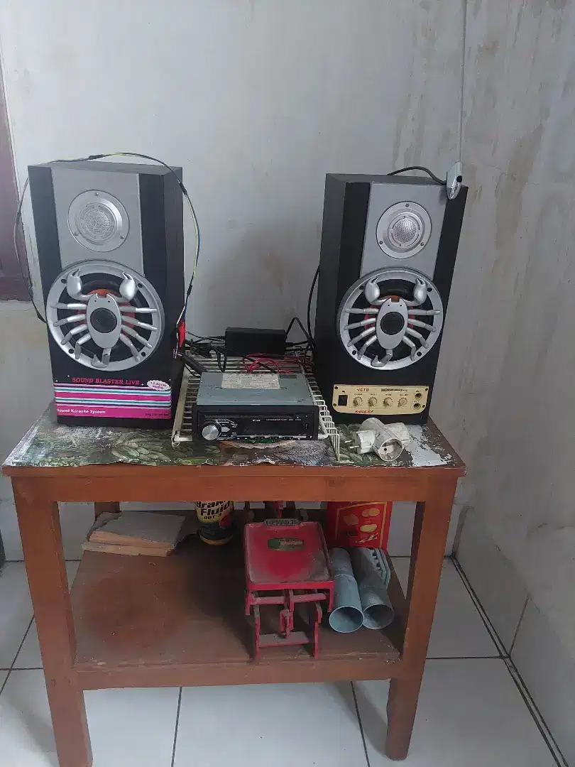 BU dijual 1 set radio tape mobil & speaker active